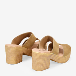 Sandalias de piel marrones con tacón efecto esparto