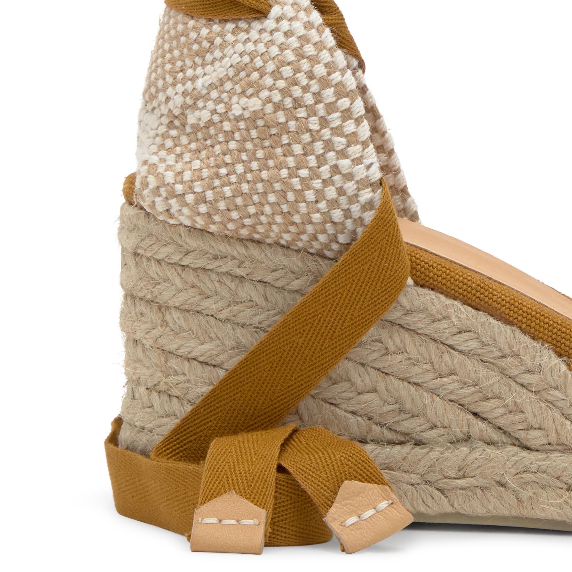 Alpargata de cuña Carina en algodón orgánico lavado con cierre de cintas