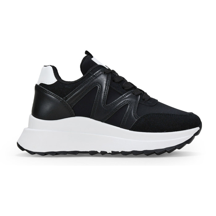 Zapatillas negras con cordones