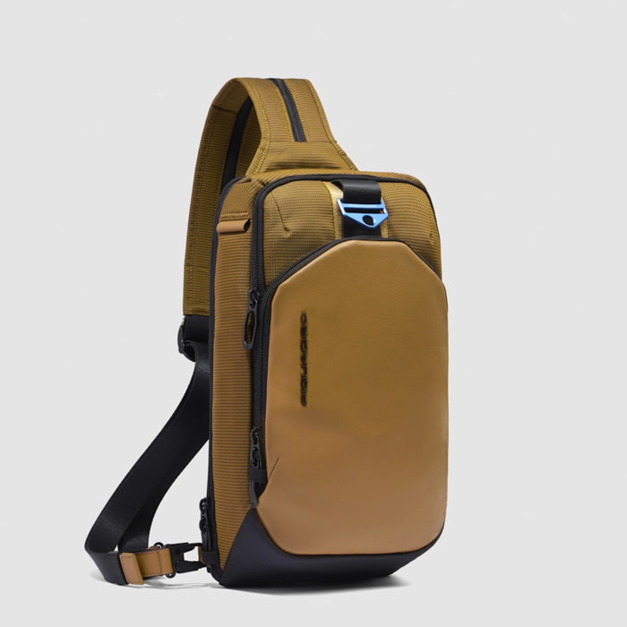 Piquadro Monospalla porta iPad®mini in tessuto riciclato e materiale bio-based con protezione RFID