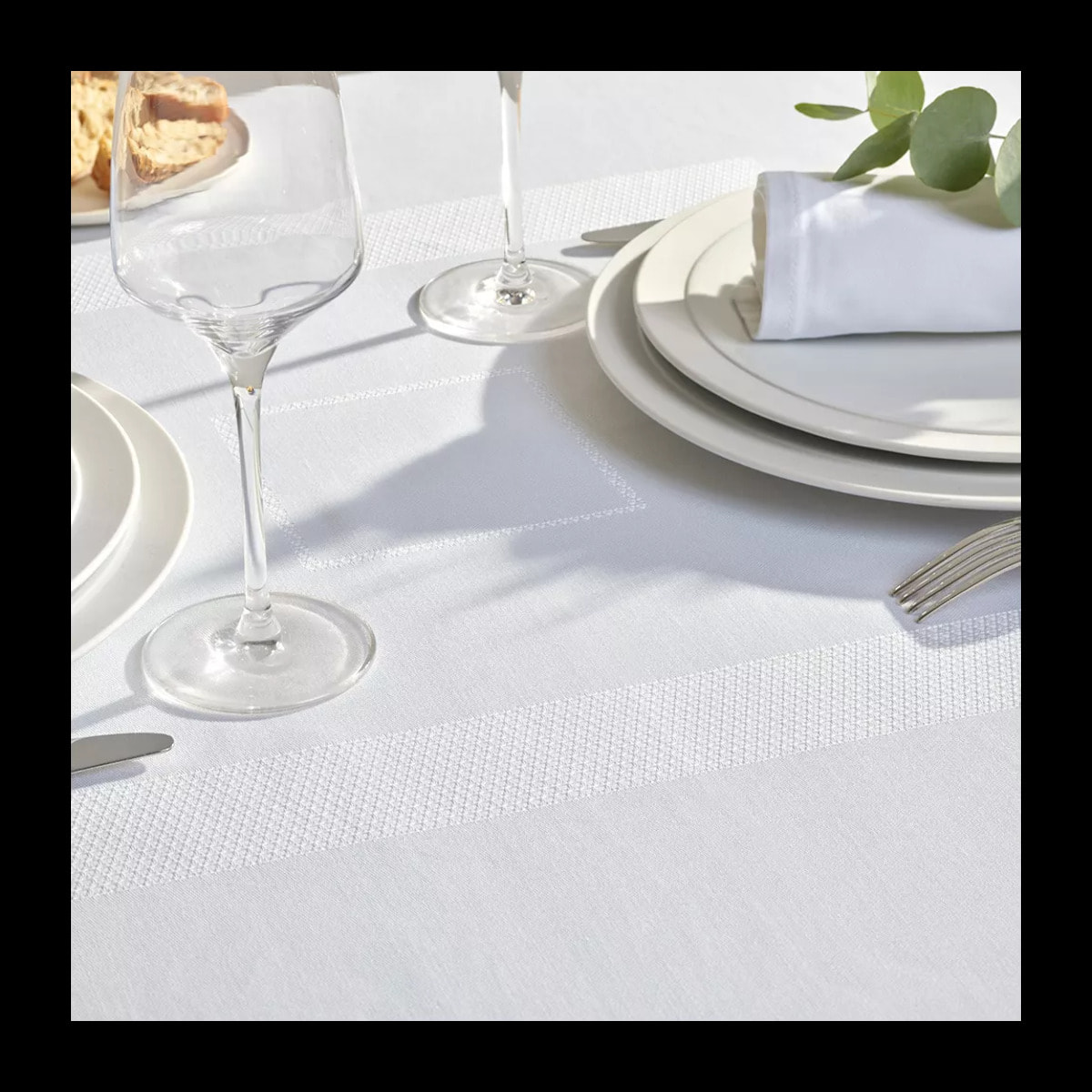 Serviette pur coton motif jacquard blanc Signature blanc