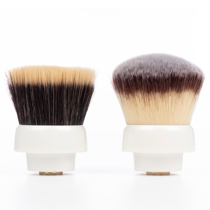 Pennello per trucco elettrico. Con batteria ricaricabile e 2 intensità. Include 2 teste.