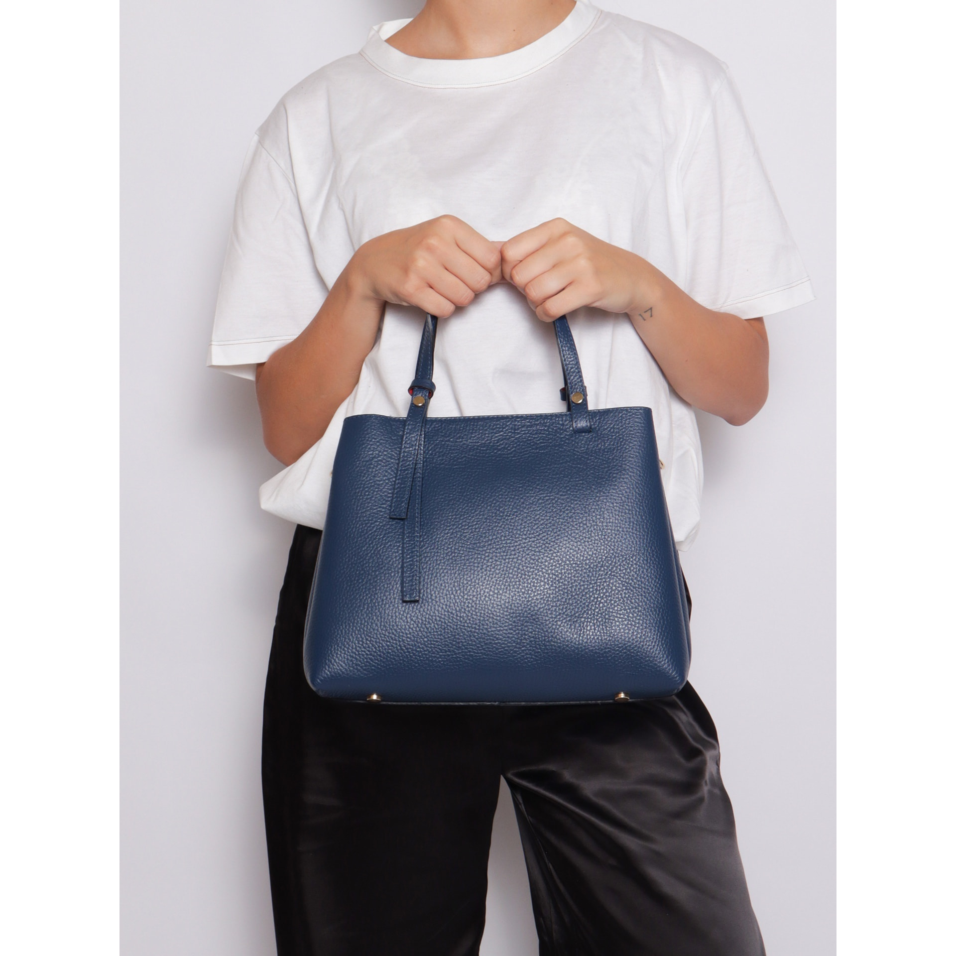 Borsa a mano da donna Made in Italy - Modello Novara Ultra - 100% pelle - 28.0 x 21.0 x 12.0 cm