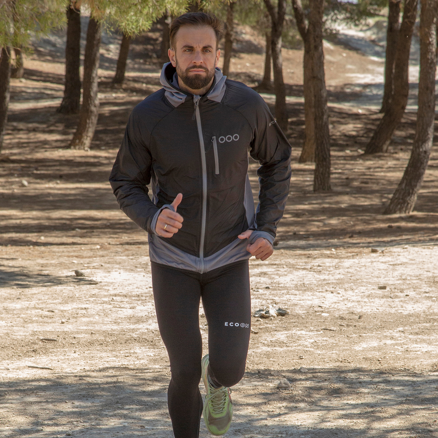 Chaqueta ECOActive Light Insulated Hybrid Jacket with cap marca ECOON - Negro / Gris