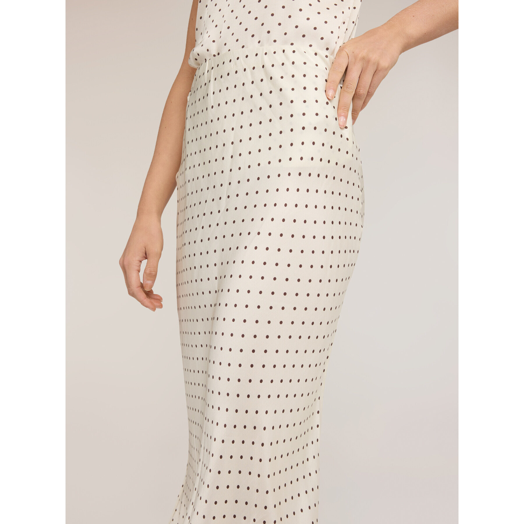 Motivi - Falda midi de raso con lunares - Blanco