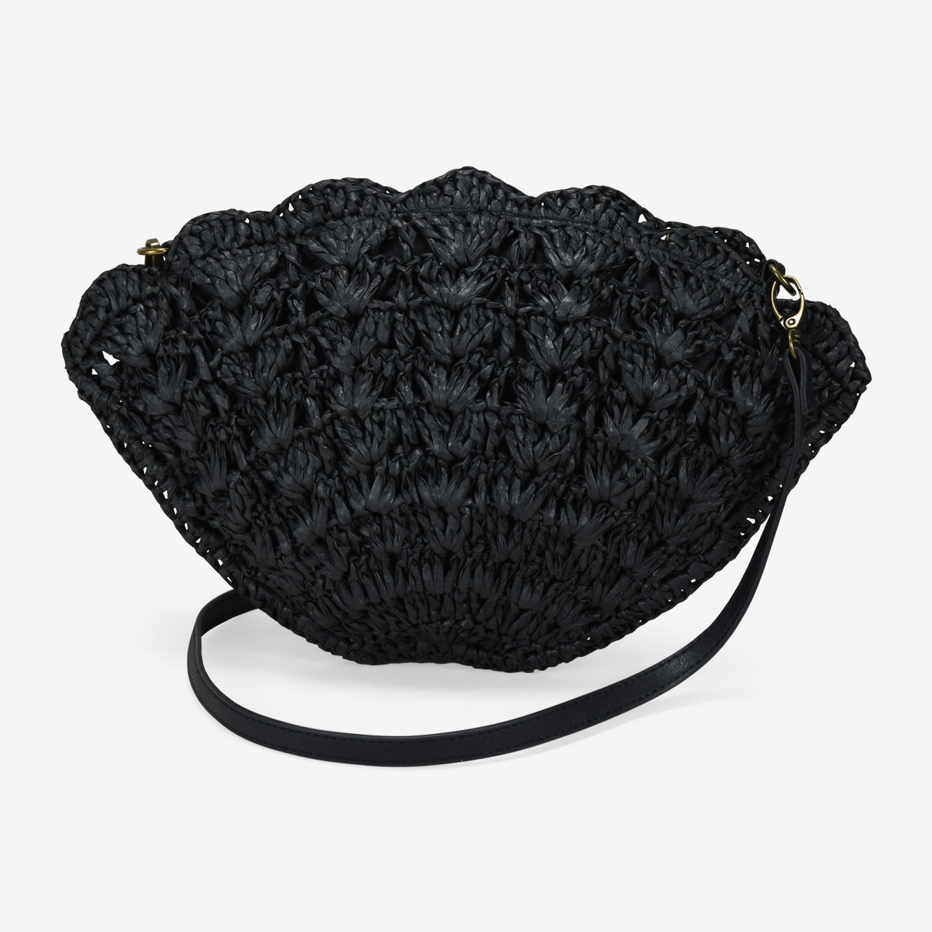 Bolso concha en rafia negra con conchas