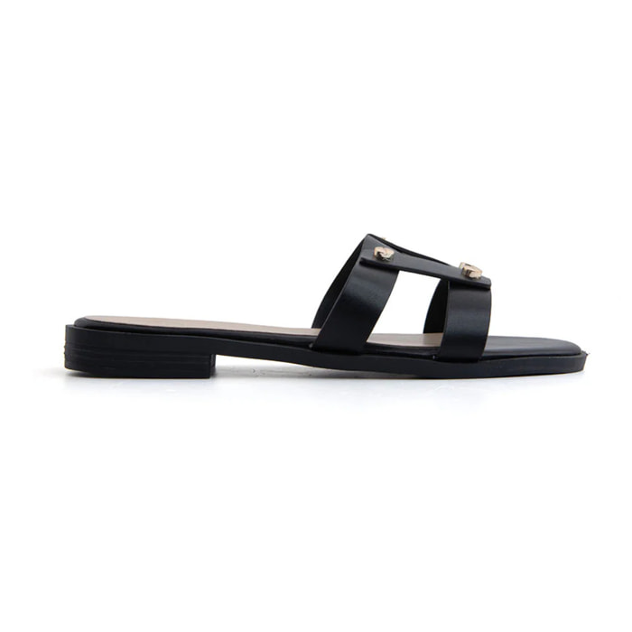 Ciabatta flat con fascia a H borchiata - NERO
