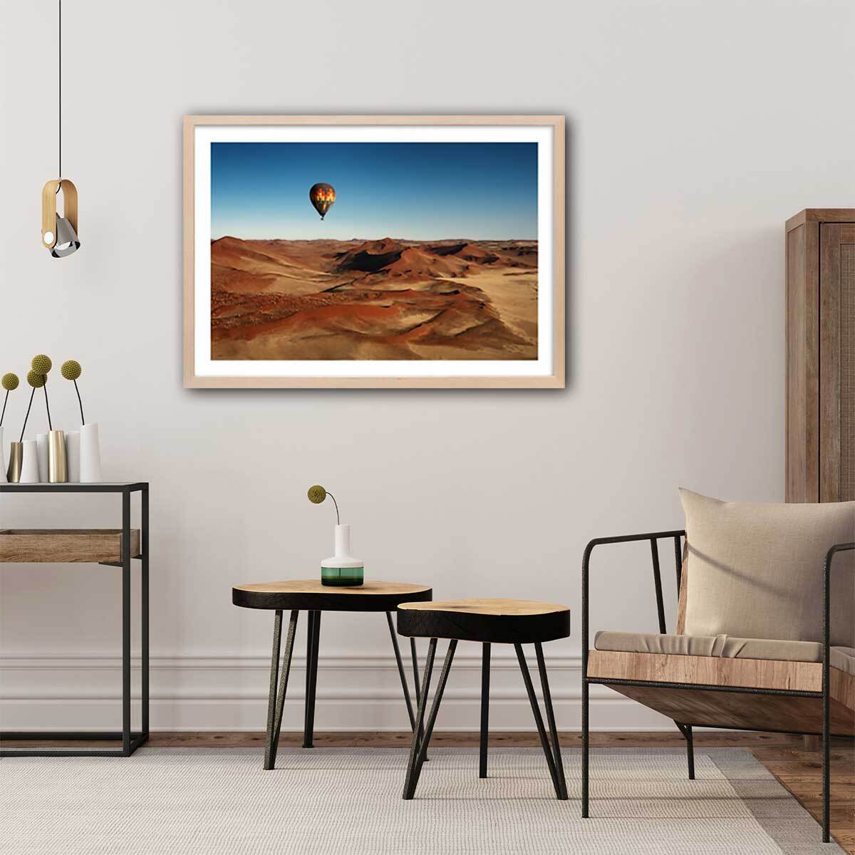 Affiche Vol au dessus du desert Affiche + cadre en bois - Chêne