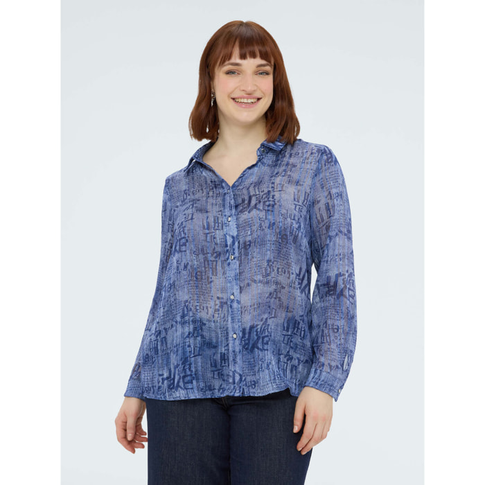 Fiorella Rubino - Camisa en crepón con estampado lettering - Azul