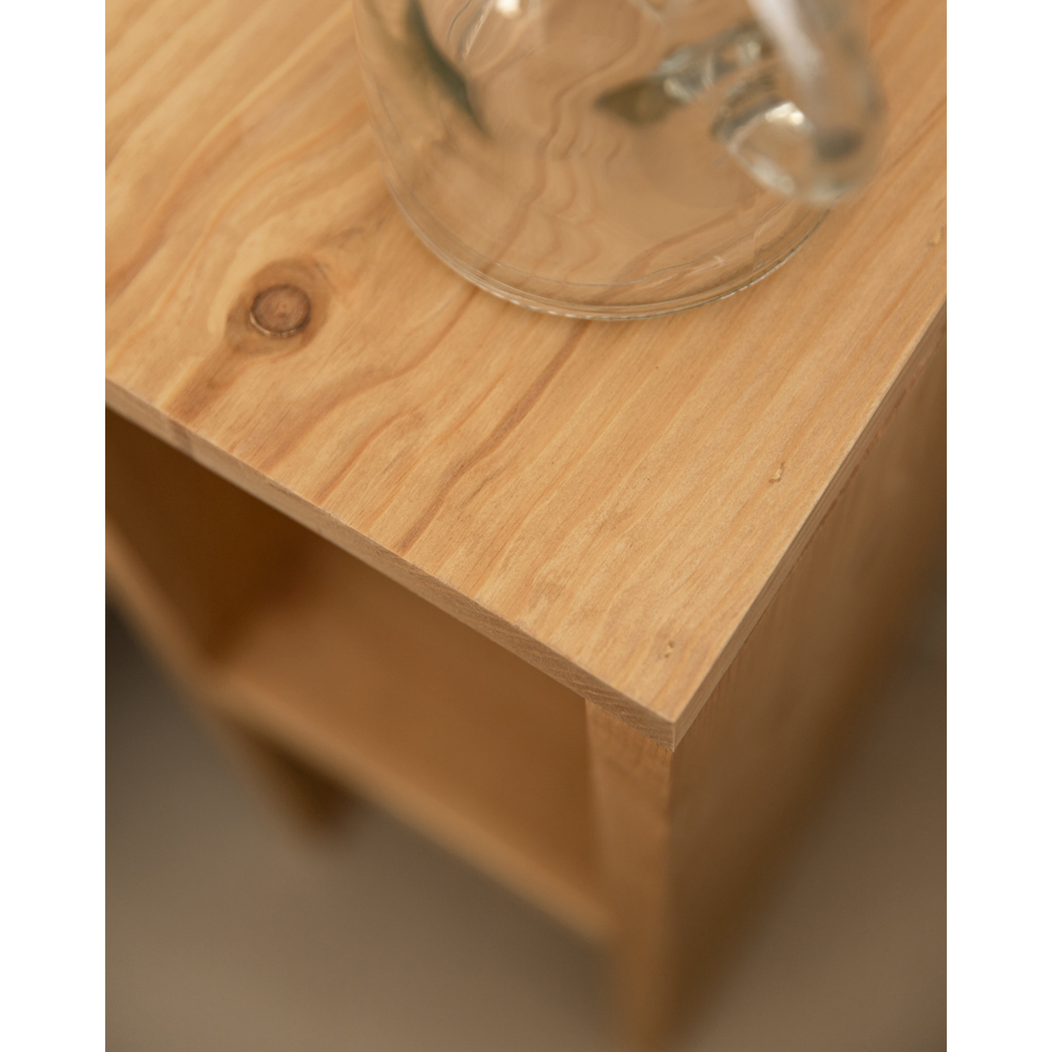 Pack de 2 tables de chevet ou d’appoint en bois massif de couleur chêne moyen 60x20cm Hauteur: 60 Longueur: 20 Largeur: 20