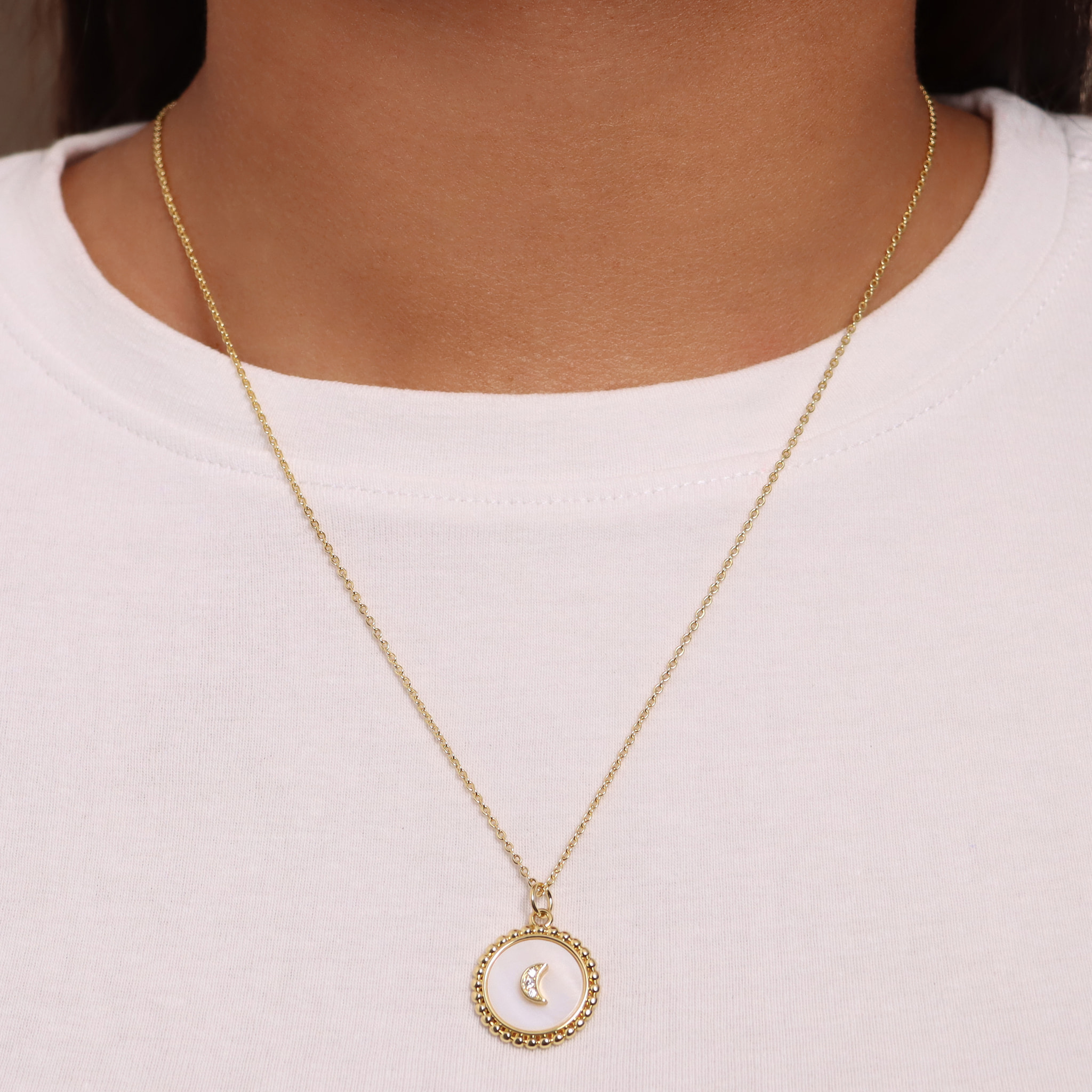 Collana Catena Rolo e Pendente in Madreperla Lavorato con Luna e Cubic Zirconia