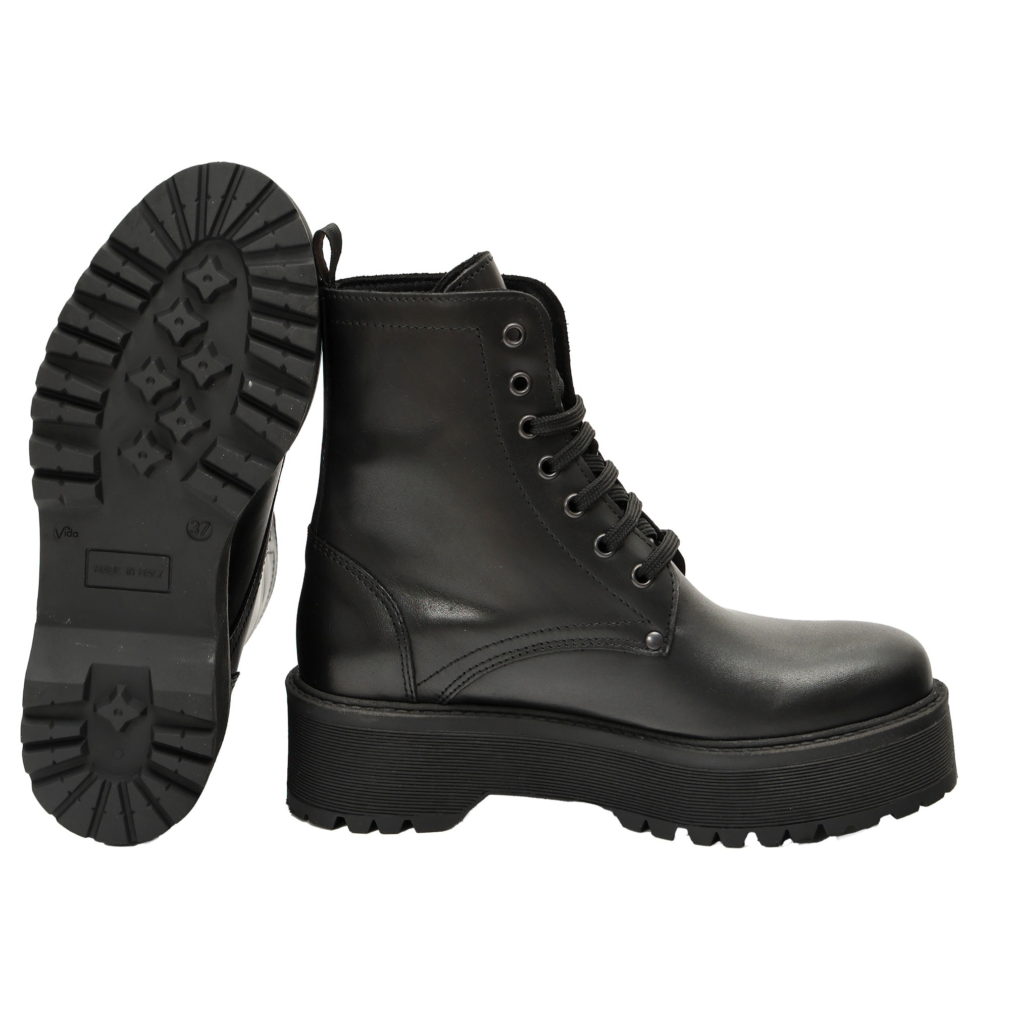 Anfibi in vera pelle con stringhe