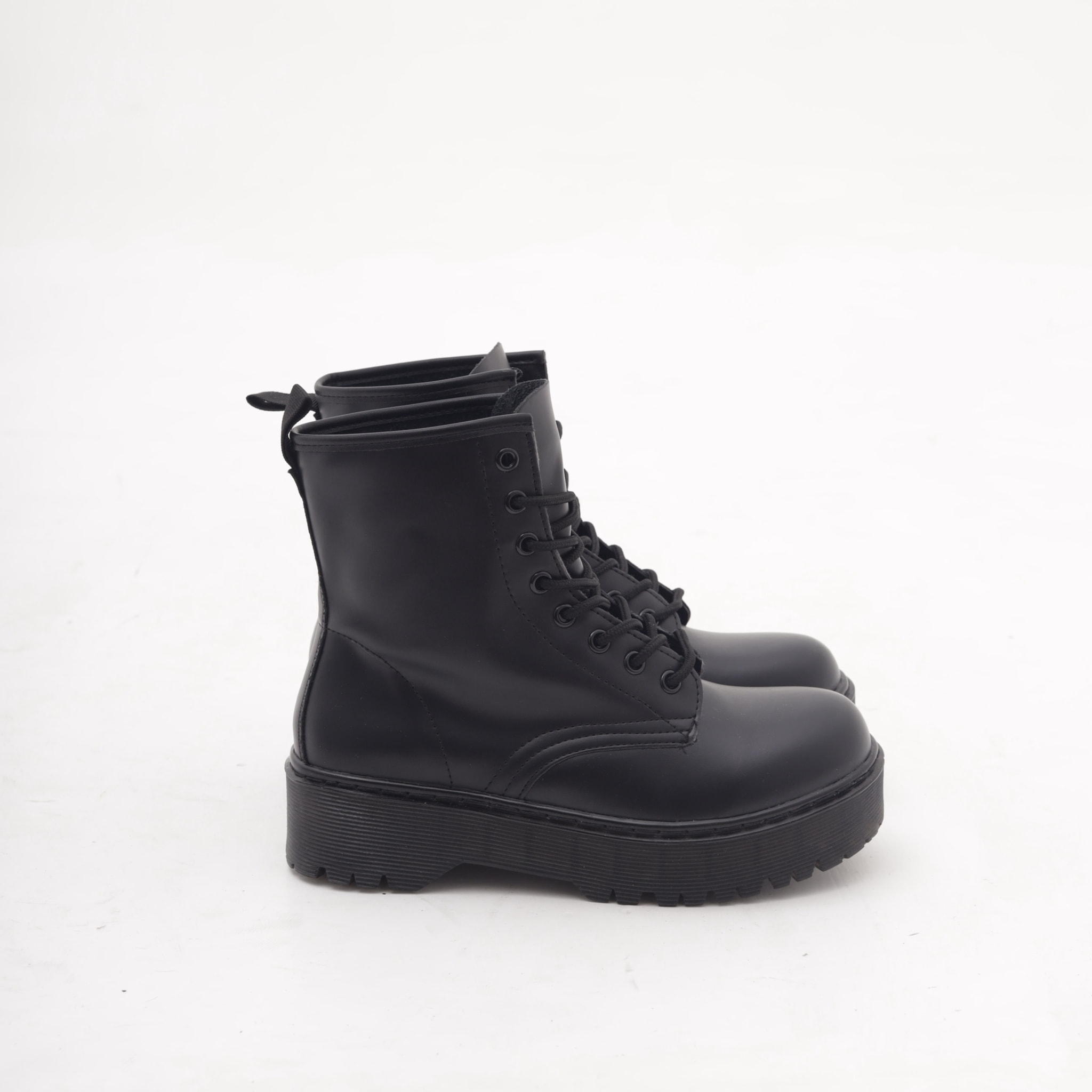 ANFIBIO 8 BUCHI PLATFORM NERO