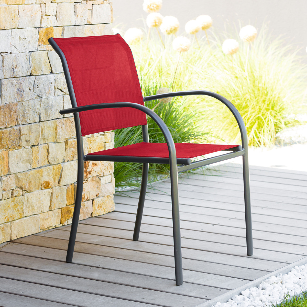 Fauteuil de jardin empilable "Piazza" grenade & graphite en aluminium traité époxy