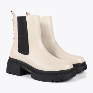 Stivaletto con Suola Track e Dettagli Metallici