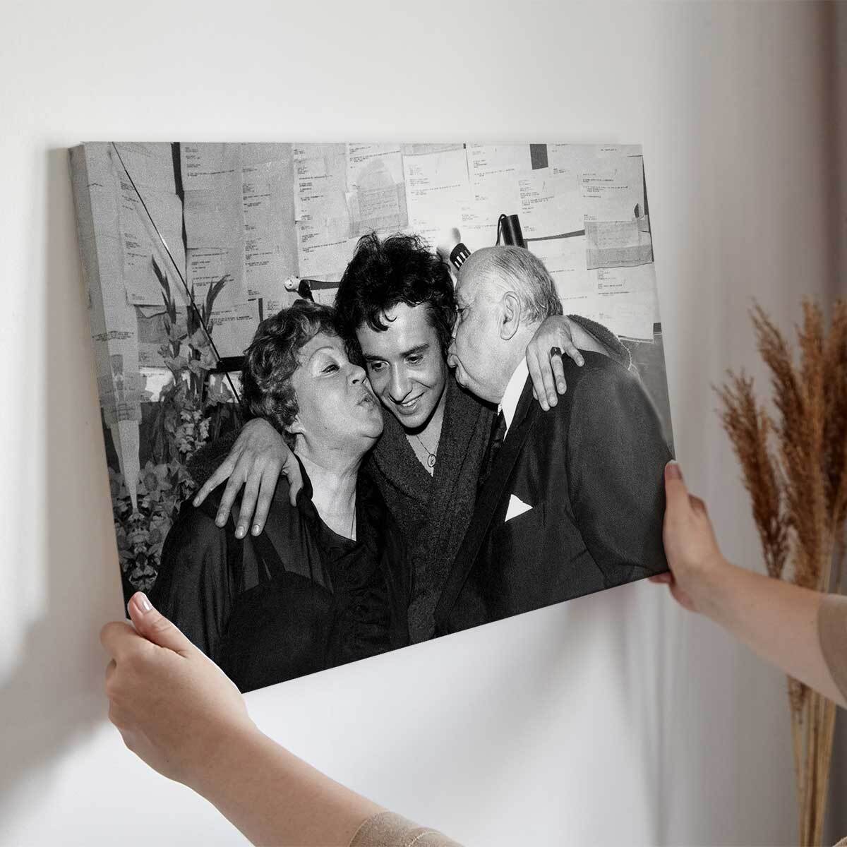 Tableau noir et blanc célébrités Michel Sardou en 1973 Toile imprimée