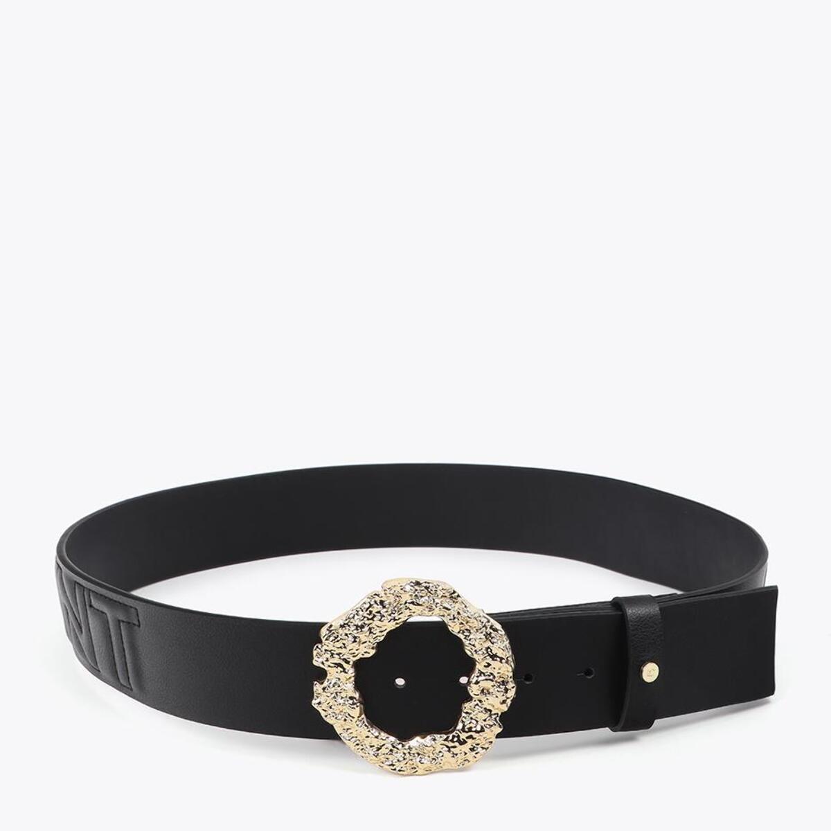 Cintura con fibbia dalla forma irregolare, cuciture testurizzate e con logo