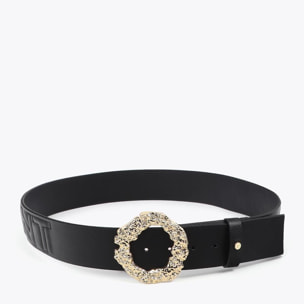 Cintura con fibbia dalla forma irregolare, cuciture testurizzate e con logo