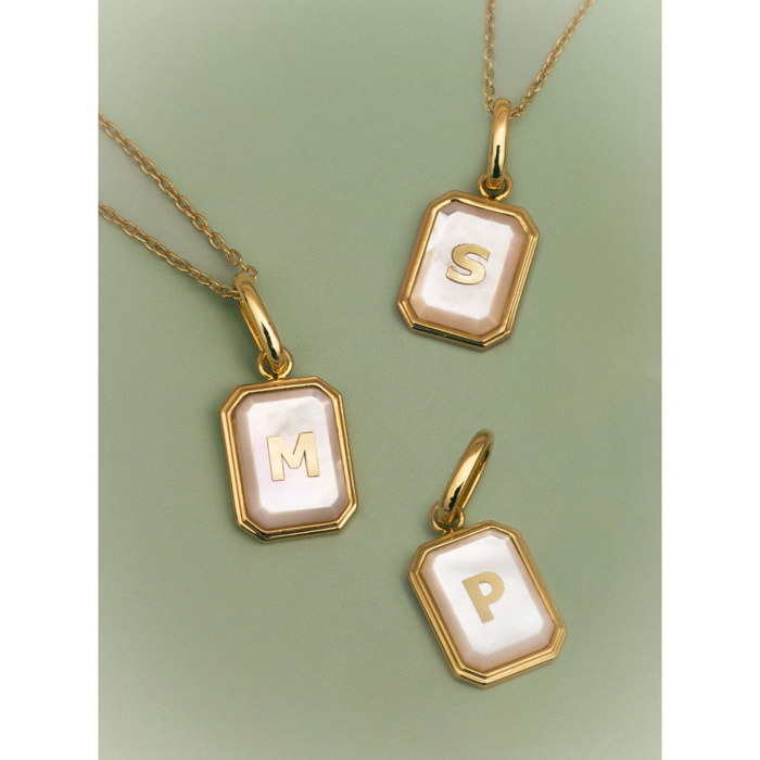 Charm Personalizado Letter Nácar Baño Oro