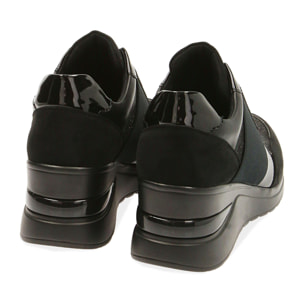 Slip-on nere in tessuto, zeppa 6 cm