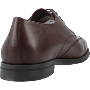 Zapatos de Vestir Hombre de la marca GEOX  modelo U DECIO MARRON