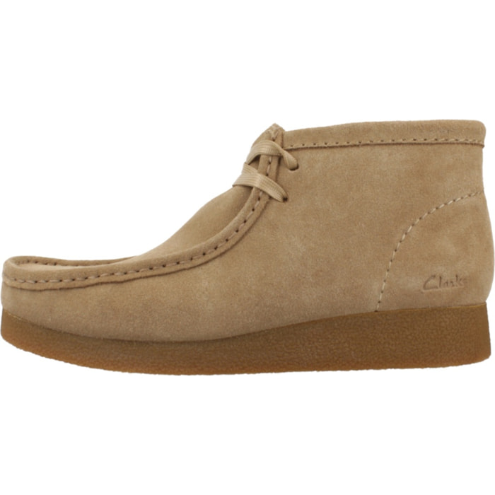 Botines Mujer de la marca CLARKS  modelo WALLABEEEVOBT Light Brown