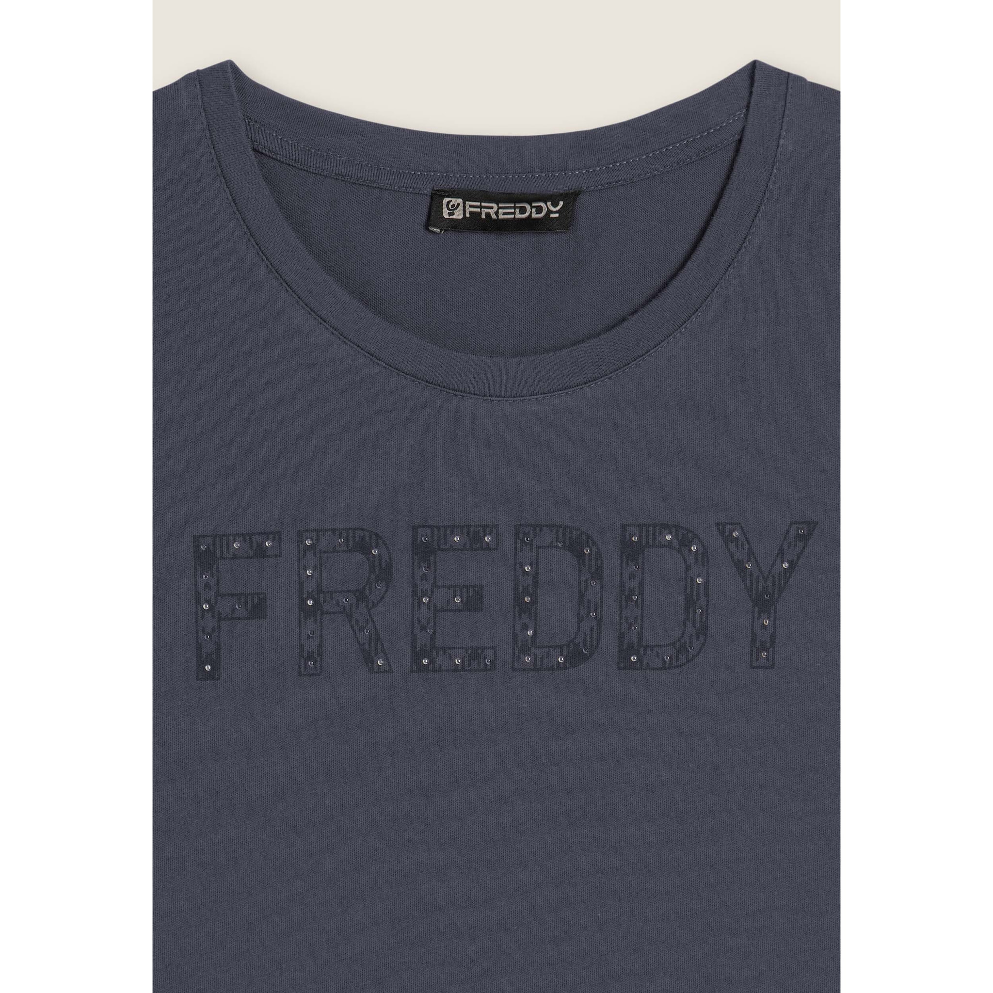 T-shirt con logo frontale in borchie