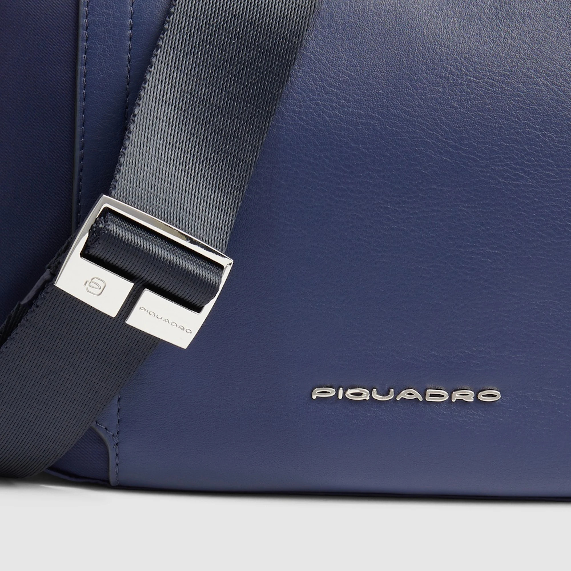 Piquadro Borsa tracolla porta iPad®mini con protezione RFID e tasca per CONNEQU 4.0