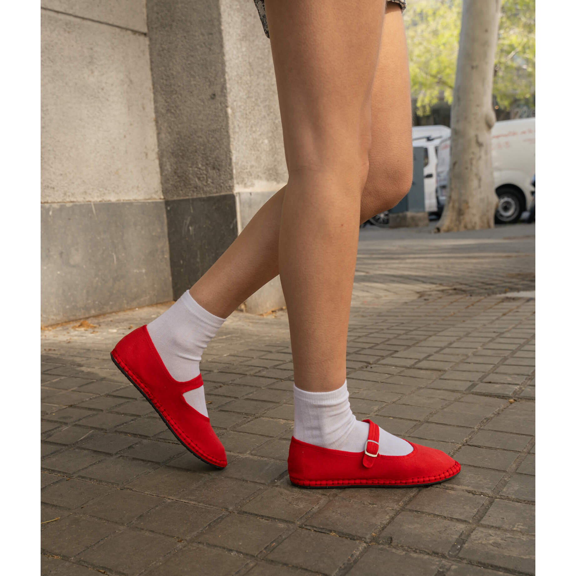 Bailarinas rojas en canvas con tira al empeine