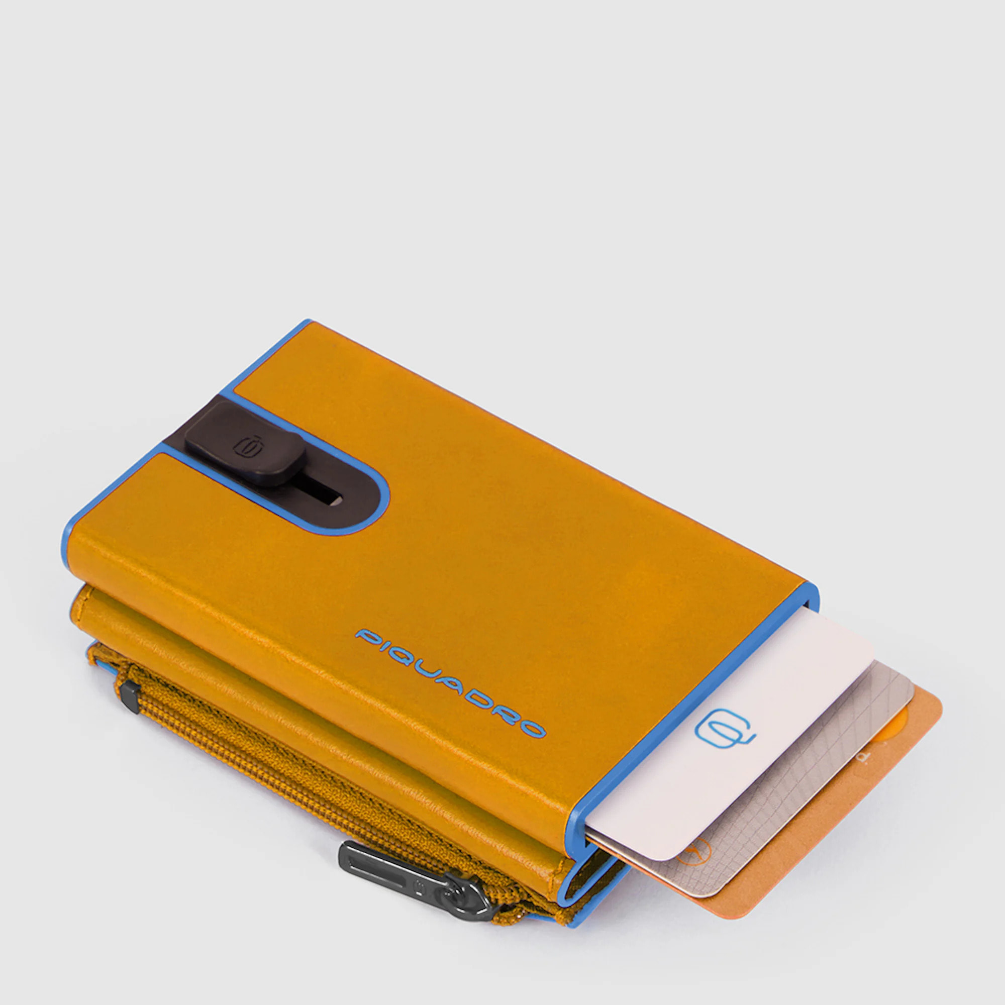 Piquadro Portafoglio compatto con portacarte automatico, porta monete e protezione RFID
