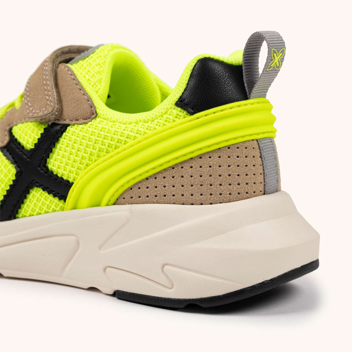Zapatilla Infantil Amarillo Flúor y Negro con Velcro MUNICH MINI TRACK VCO 26