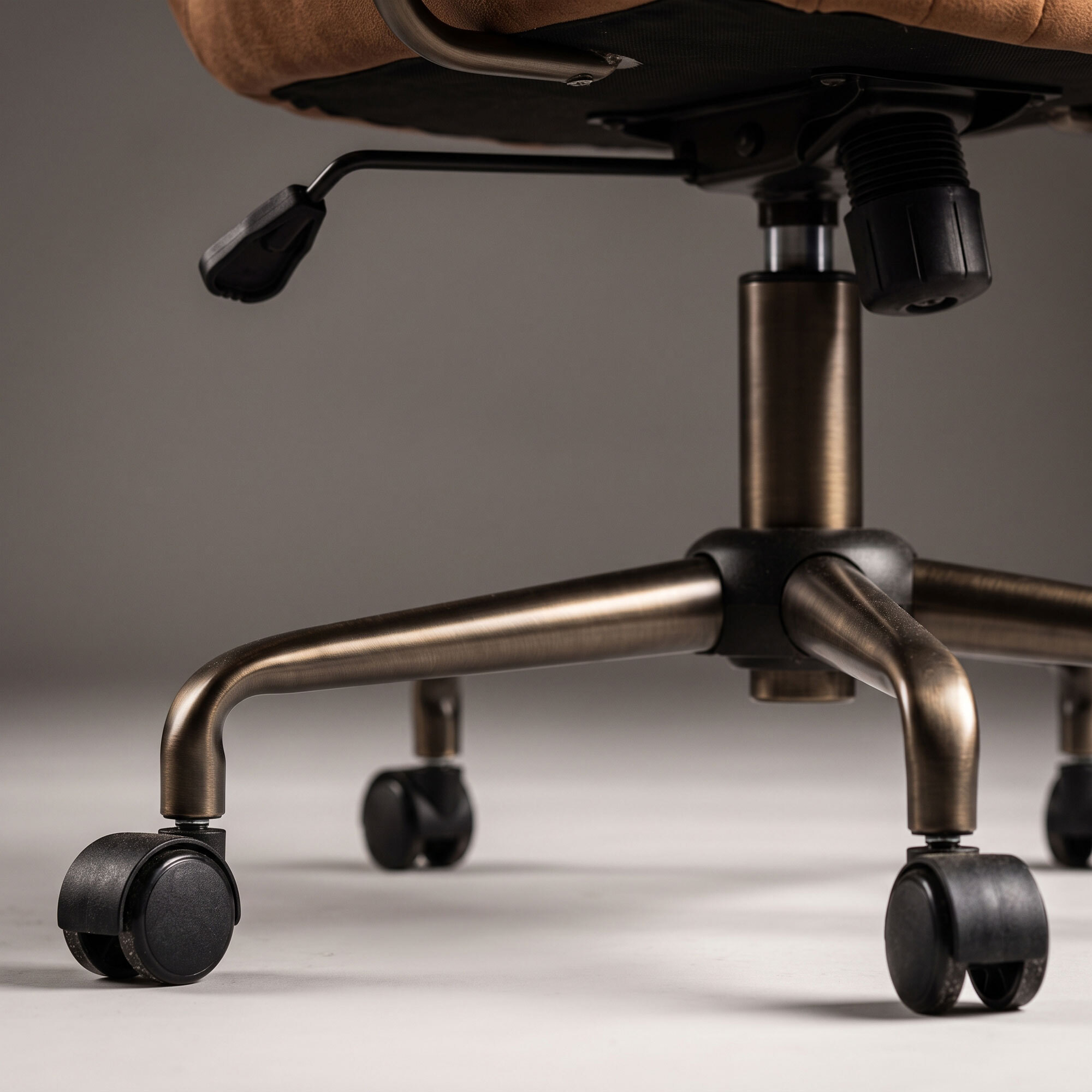 Havana - Sedia Da Ufficio 45x92x37 cm Poltrona Industrial Chic in Camoscio Suade Base a Stella in Bronzo Spazzolato