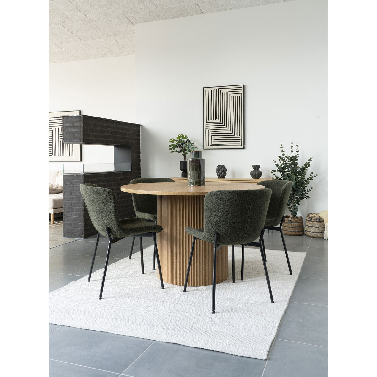 Vaso in ceramica verde e marrone con scanalature verticali ø16×h30 cm