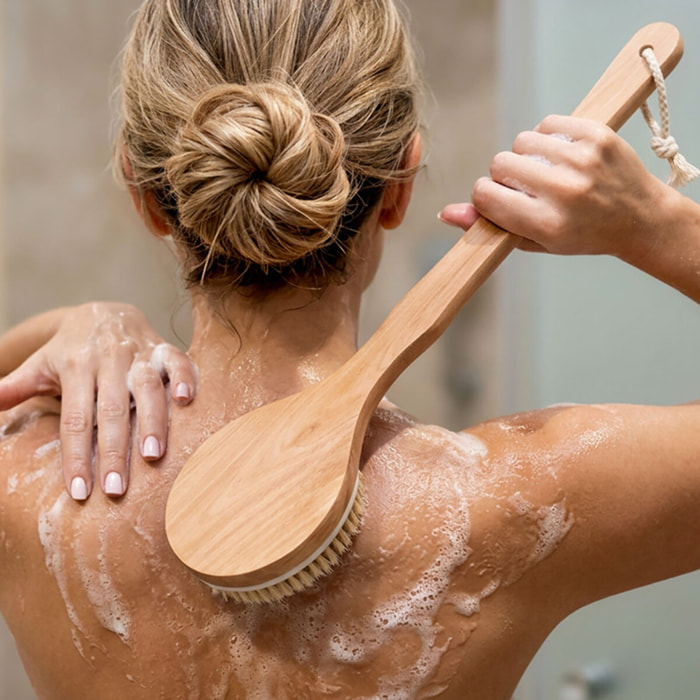 Brosse de bain en bois exfoliante avec manche long MSV