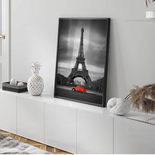 Affiche encadrée Tour Eiffel noir et blanc avec touche de couleur Affiche + cadre en métal - Noir