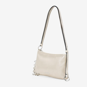 Bolso de hombro beige pequeño con anillas metálicas