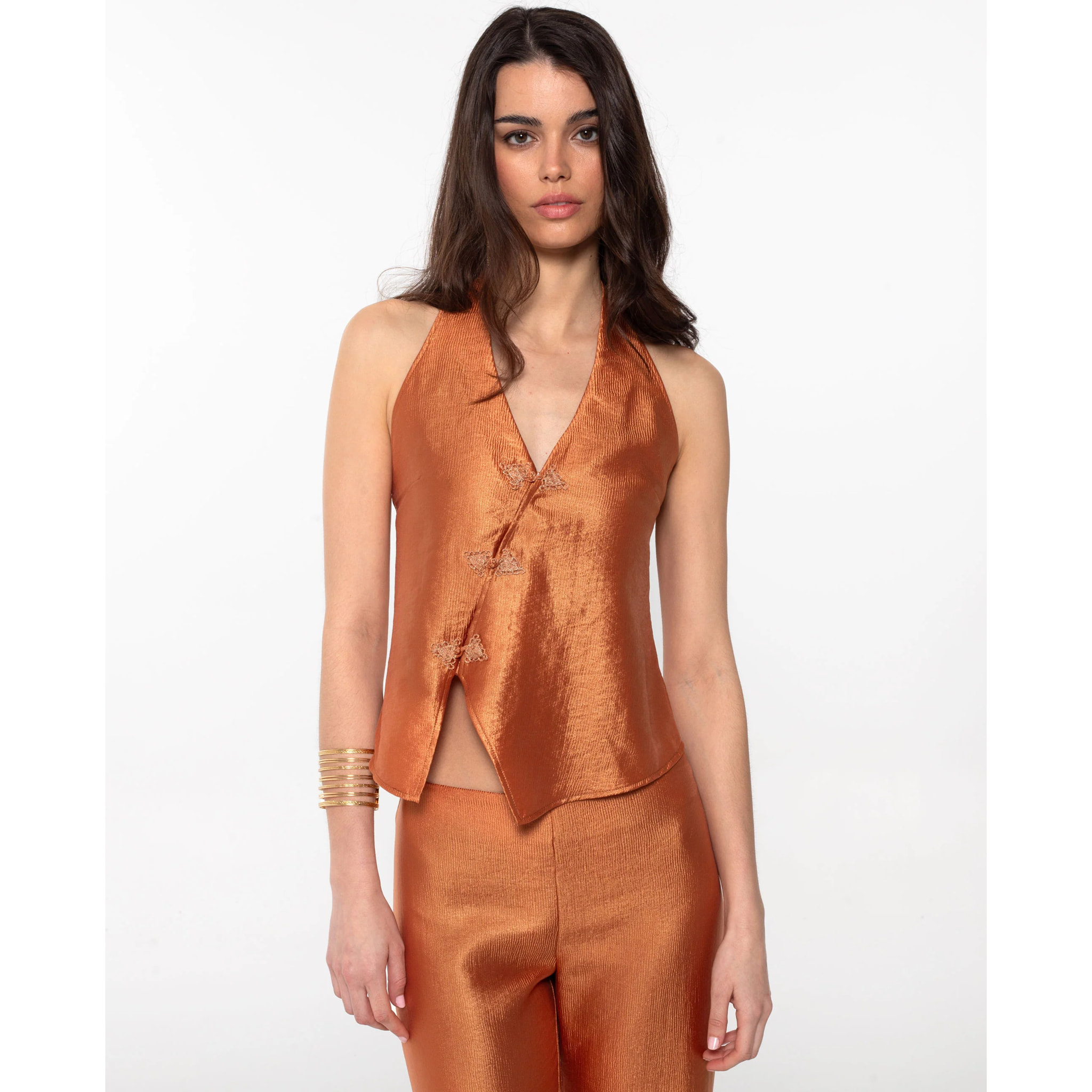 Chaleco halter con alamares