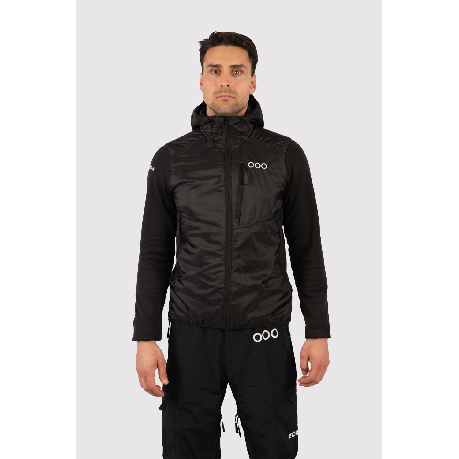 Chaqueta ECOActive Hybrid Insulated Jacket with cap marca ECOON - Negro