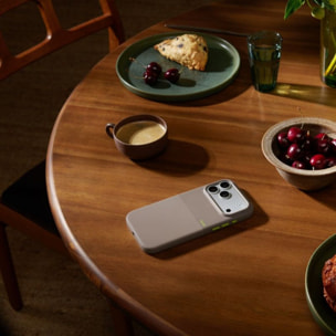 Coque BEATS iPhone 17 Pro Max MagSafe Gris alpin