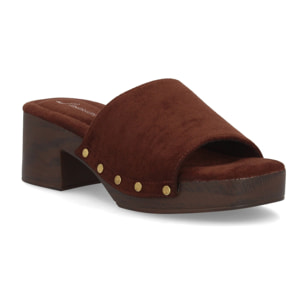 Zueco mujer tacón cómodo verano con tachuelas