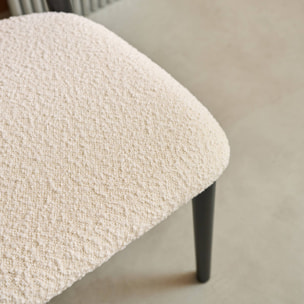 Lot de 2 chaises en bois d'hévéa noir et tissu bouclette blanc crème