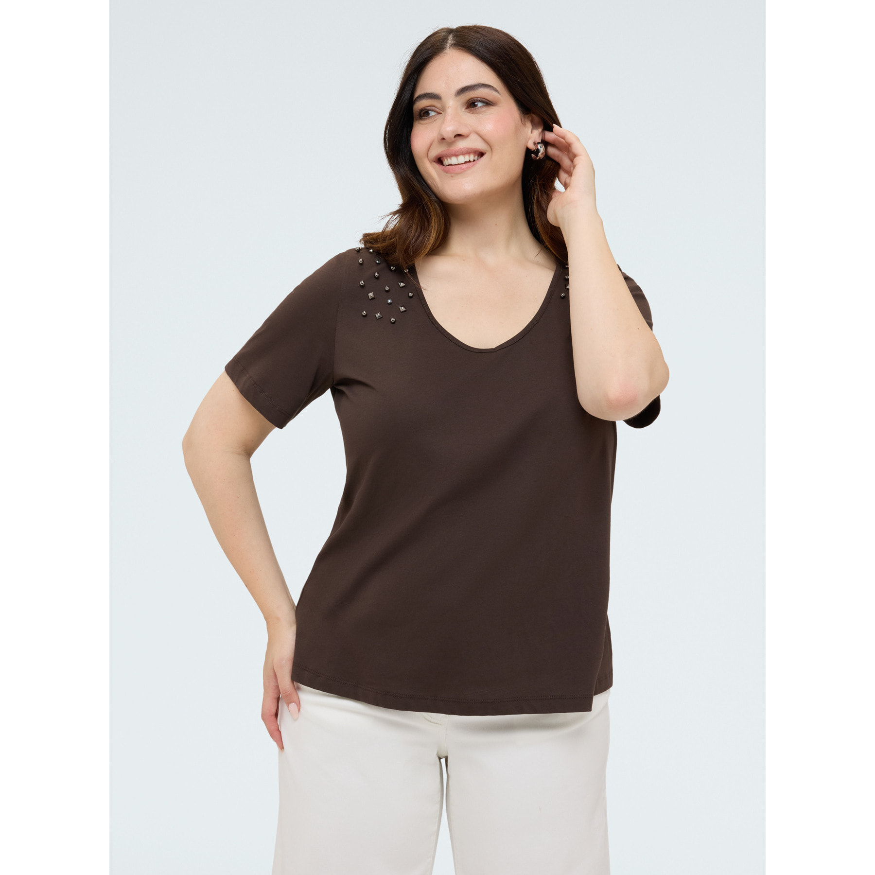 Fiorella Rubino - T-shirt in cotone con borchie sulle spalle - Marrone
