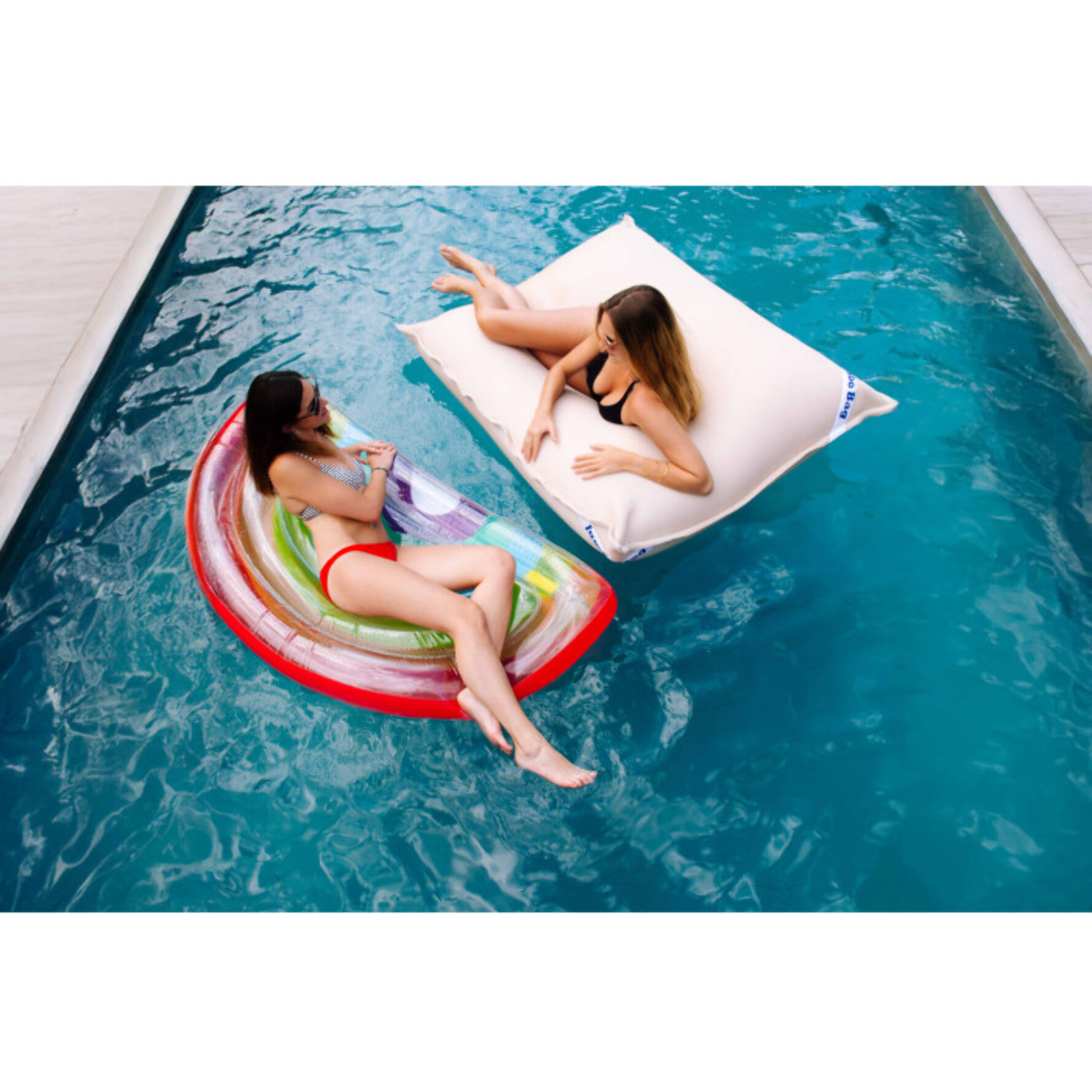 Bouees Geantes Floats Barth