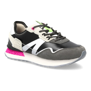 Zapatilla deportiva urbana y moderna