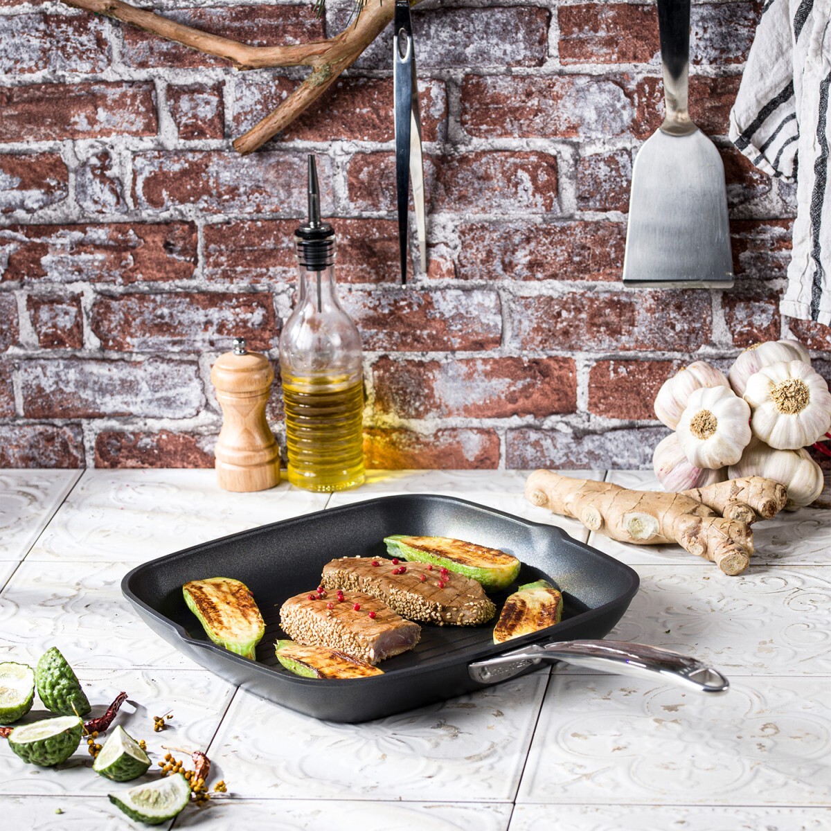 Gril carré en aluminium antiadhésif 28 cm