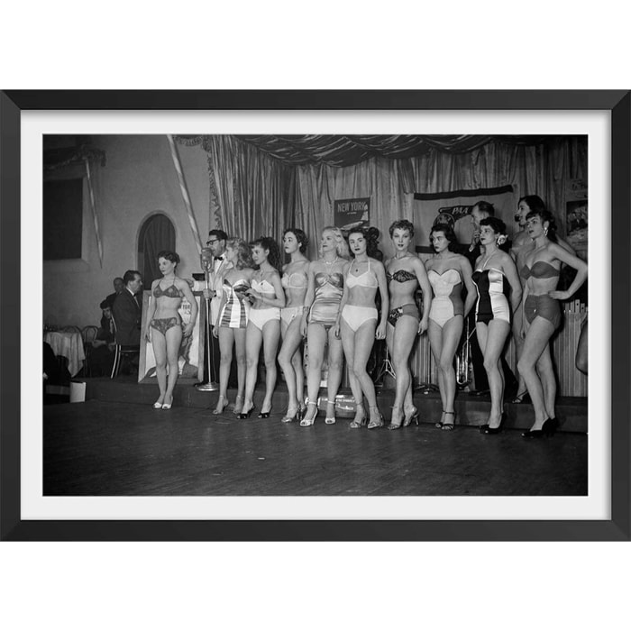 Affiche photo ancienne  Miss Univers 1952 Affiche + cadre en bois - Noir