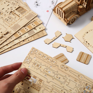 Maqueta de Madera 3D, diseño de Camión Cisterna con movimiento mecánico. 307 piezas.