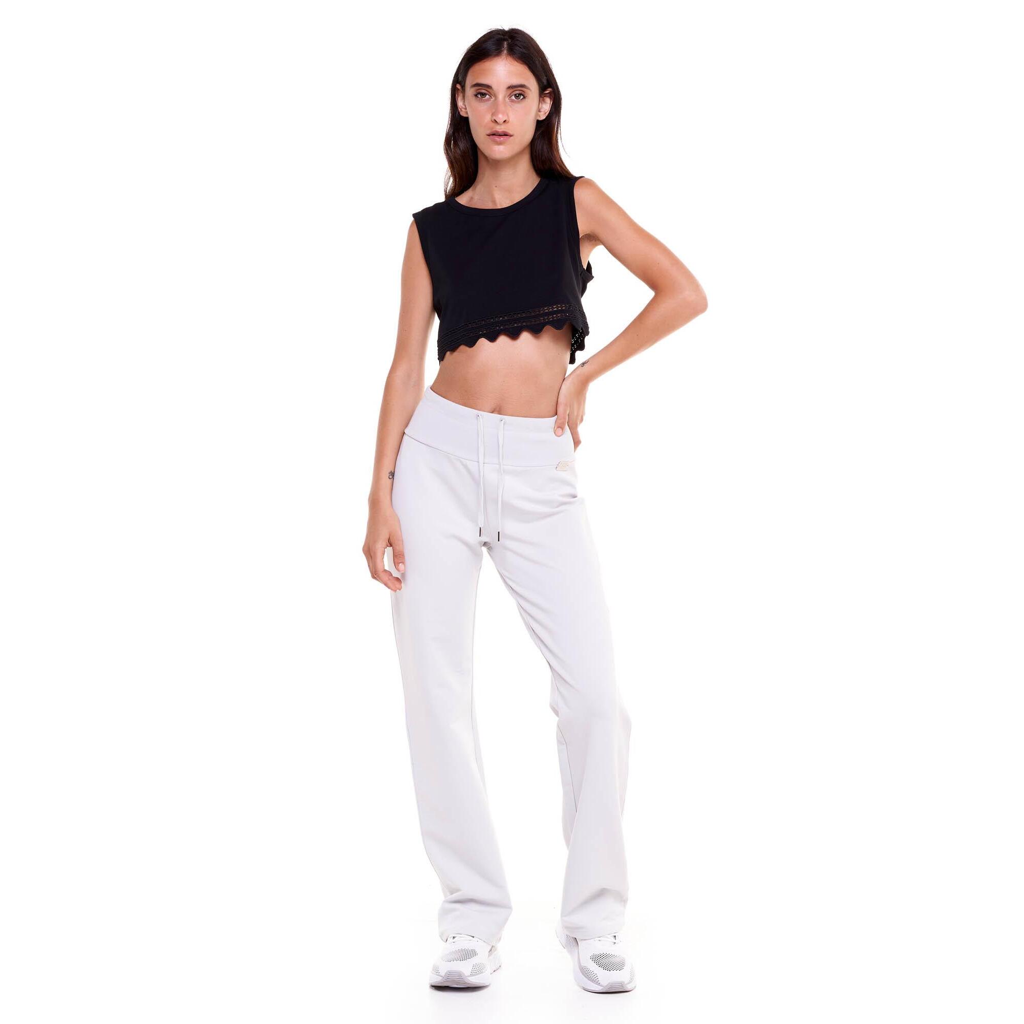 Camiseta de tirantes de mujer en blanco y negro.