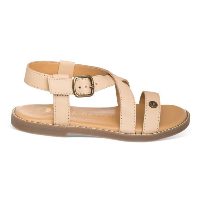 Sandalia básica color beige confeccionada en piel de primera calidad