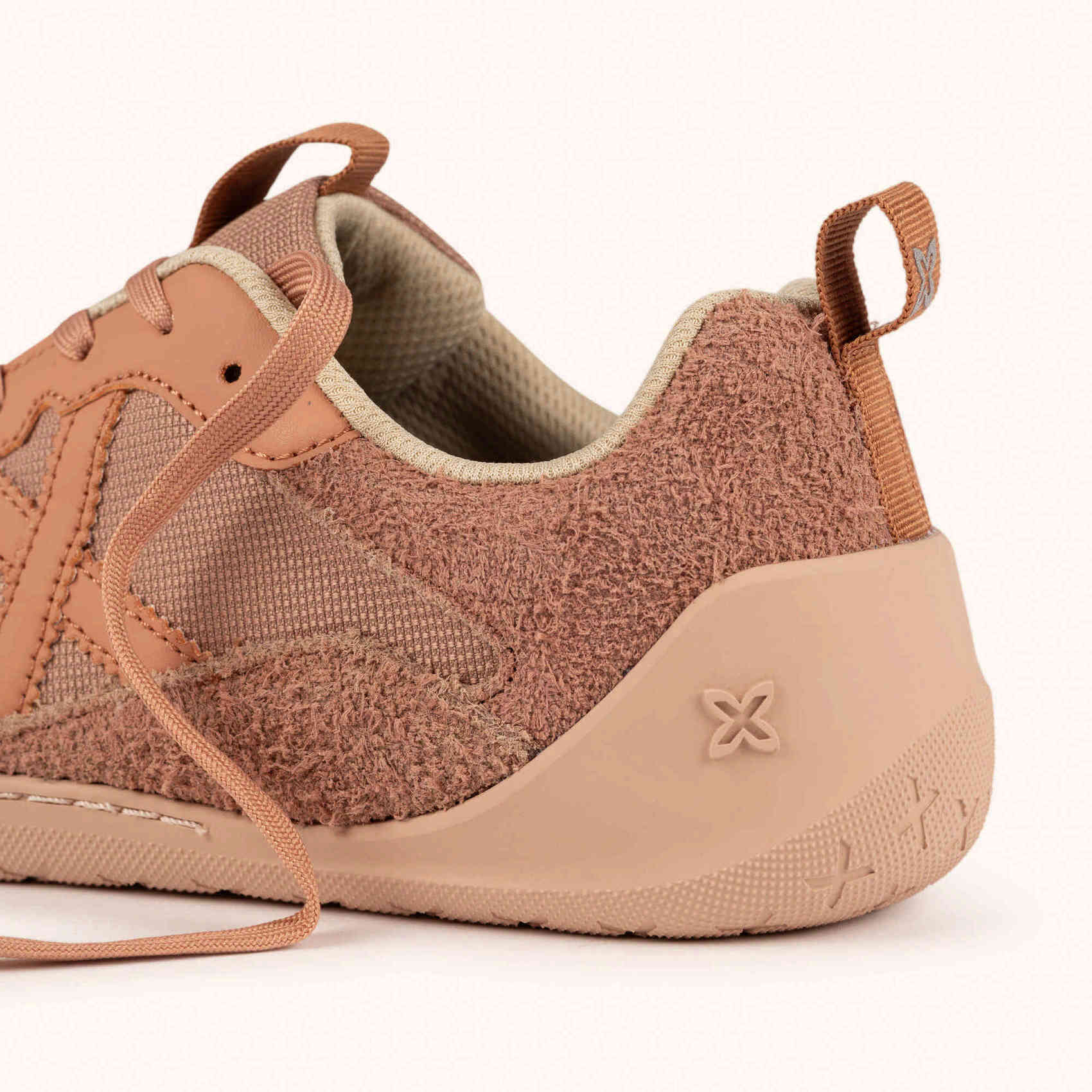 MUNICH FLEXING 09 Zapatillas Wild Feet "Barefoot" color teja y arena con puntera ancha